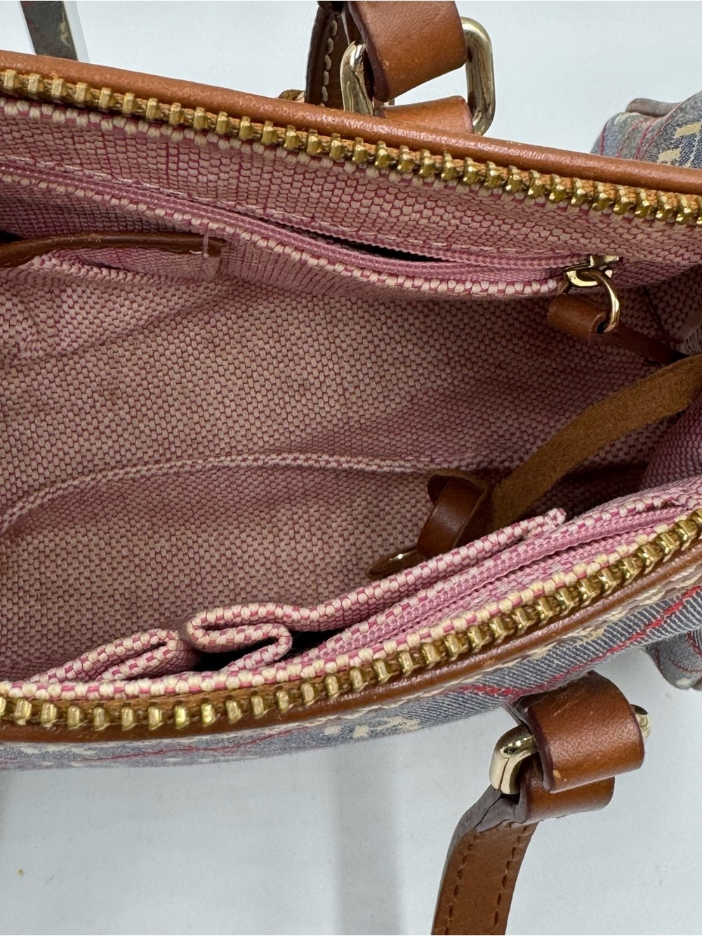 Dooney & Bourke Gray Logo Barrel Shoulder Bag with Brown Trim - Picture 3 of 9
